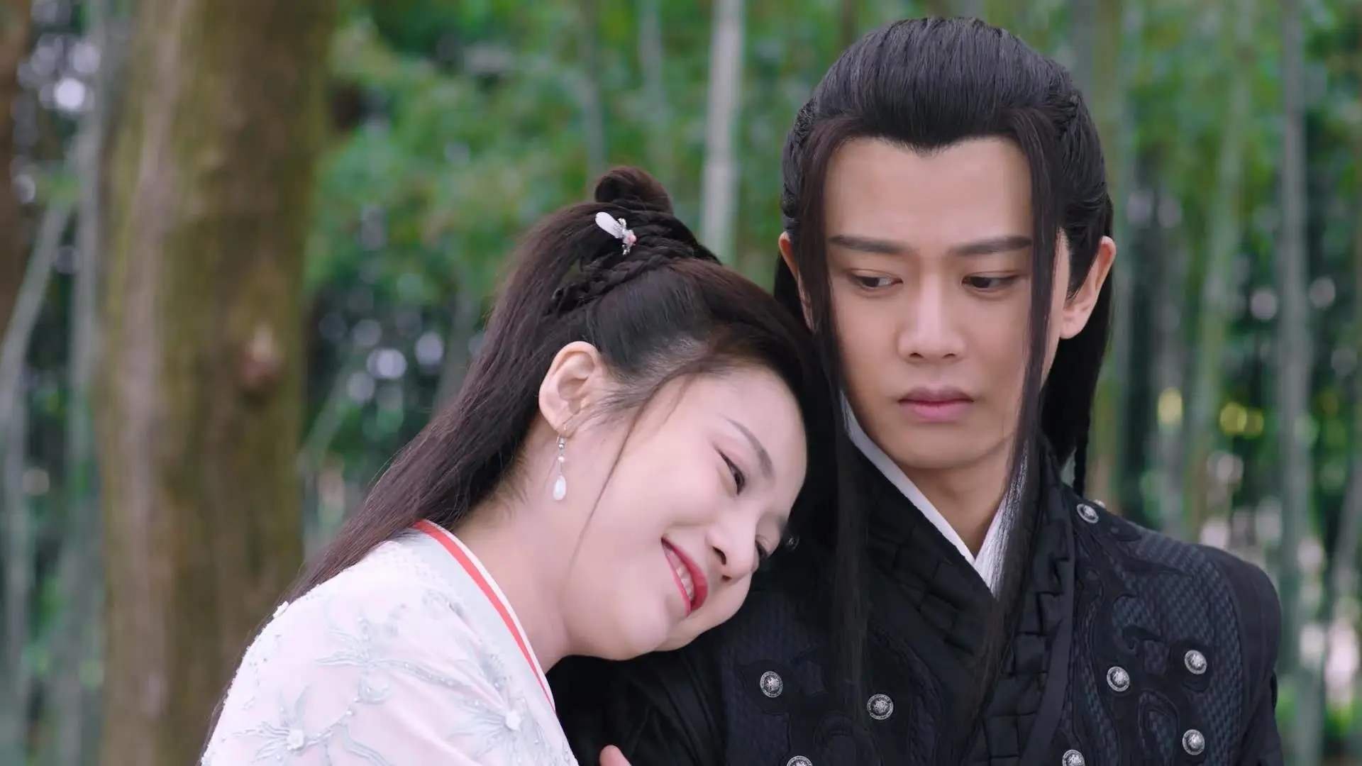 爱游戏体育平台-“非凡战术：中锋位置的创新打法揭秘”，中锋实战视频