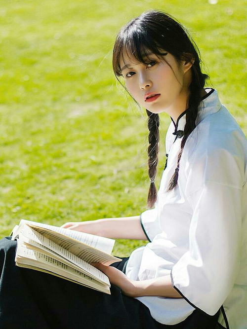 AYX GAME-《Xiaohu:团队领袖的担当与荣耀,续写王者辉煌》