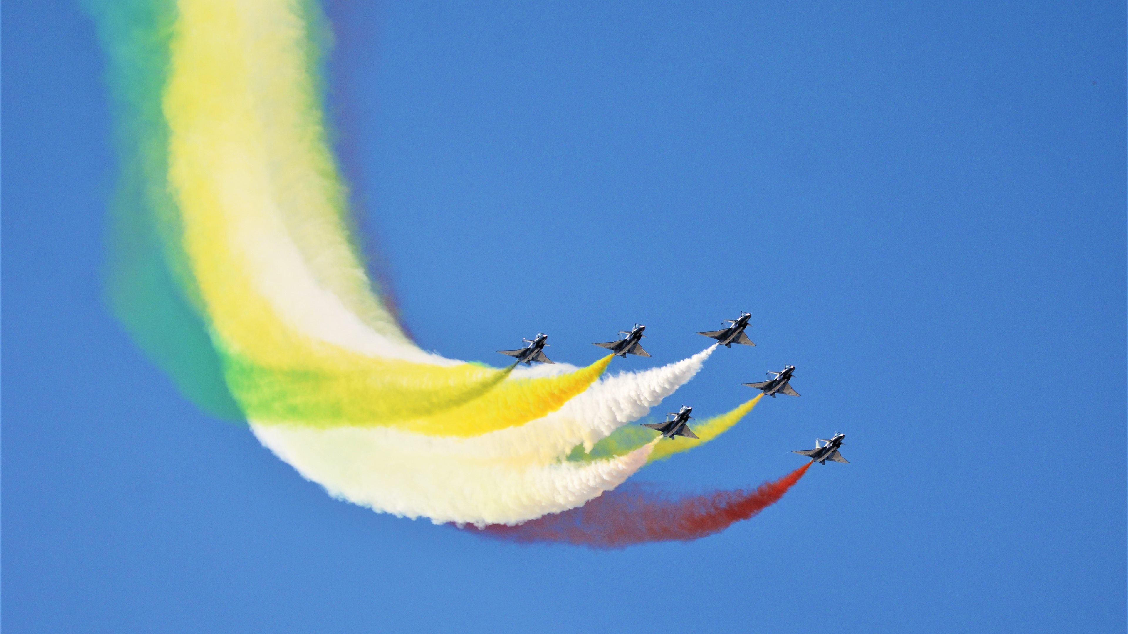 爱游戏登录入口-字母哥最后时刻封盖助雄鹿险胜对手，字母哥伤退雄鹿加时险胜热火